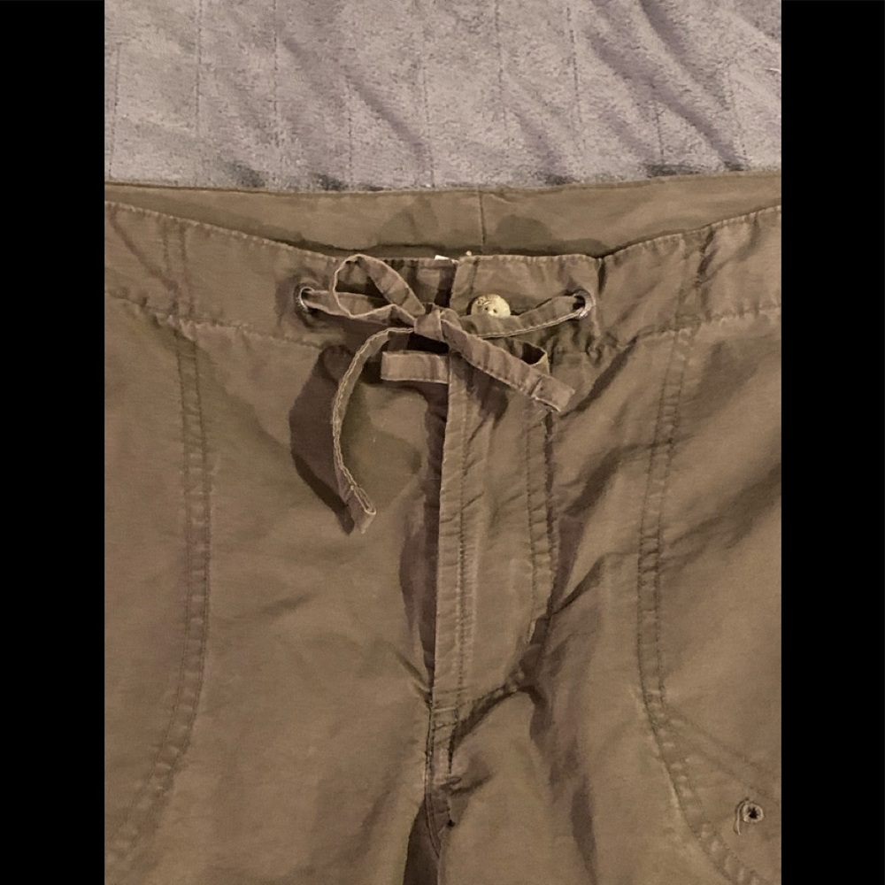Women's Columbia Capri pants: Size Medium